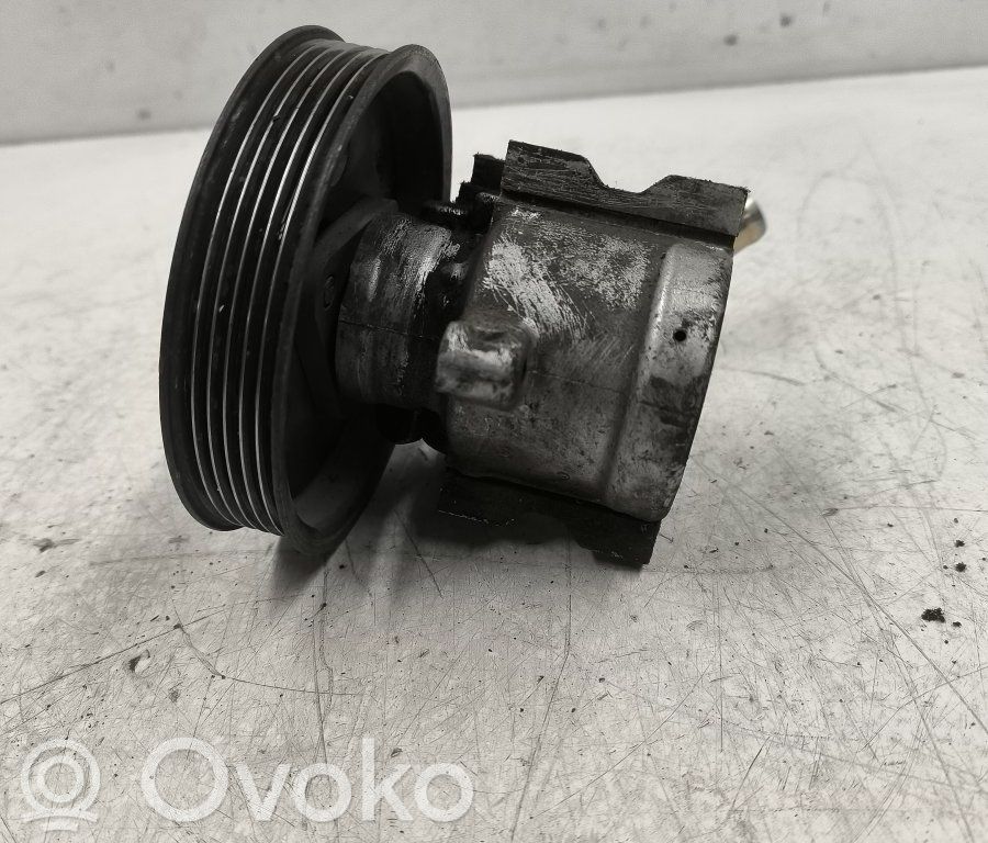 Ohjaustehostimen pumppu