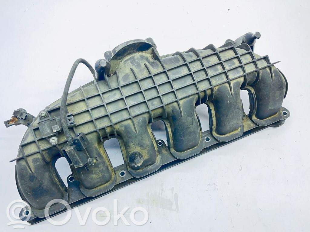 BMW 7 F01 F02 F03 F04 Intake manifold 