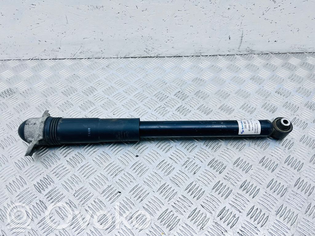 Volkswagen PASSAT B8 Amortyzator tylny 