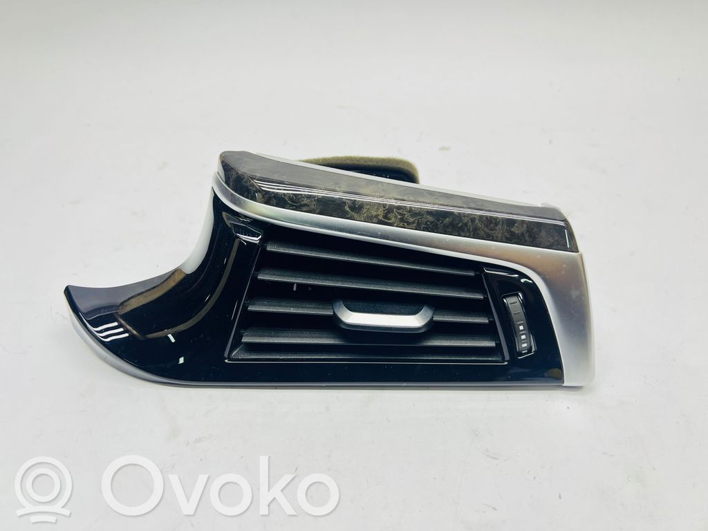 BMW 5 G30 G31 G38 Boczna kratka nawiewu deski rozdzielczej 