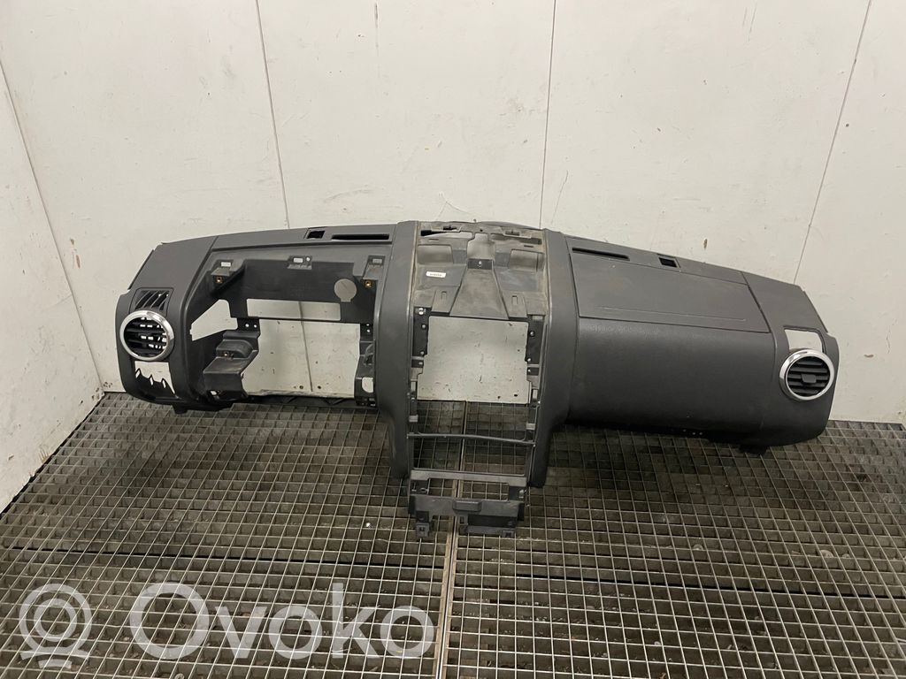 Panelis   VP6L2X7804326,44ZG25912,B8BJ0B1970