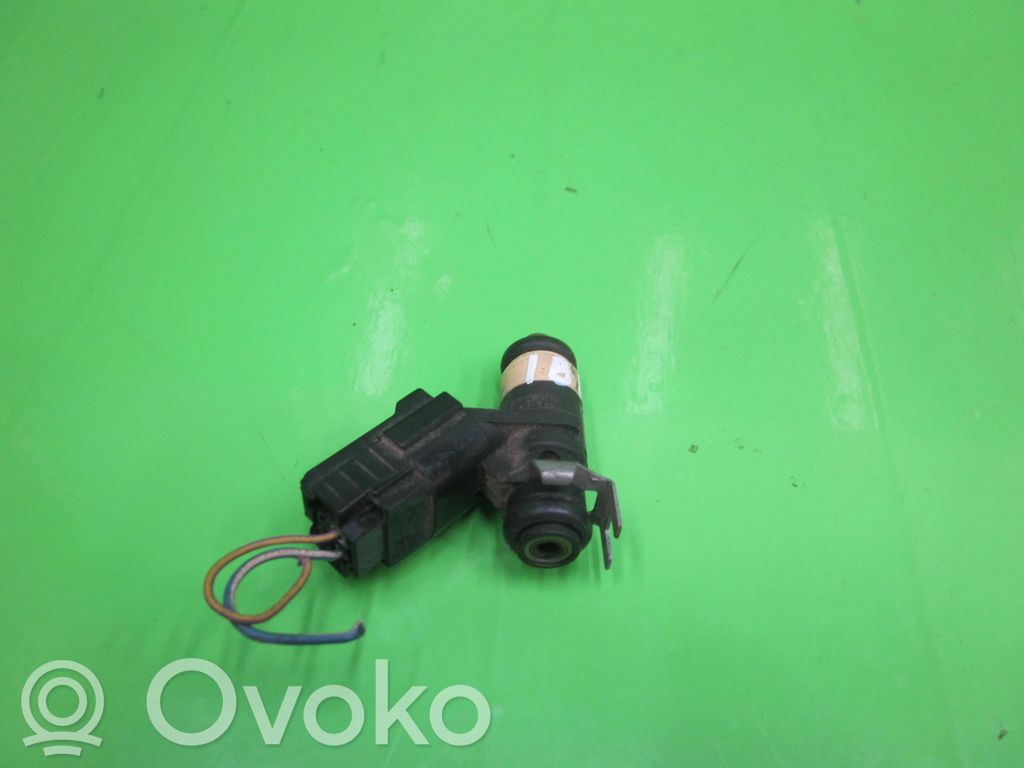 Seat Ibiza III (6L) Wtryskiwacz paliwa 