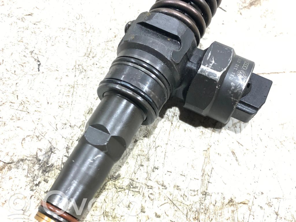Inyector de combustible   038130073R,0414720038,YM219A543BA,038130079AX,1131855,1131977,1206303,RMXM219A543AA,RMYM219A543AA,YM219A543BB