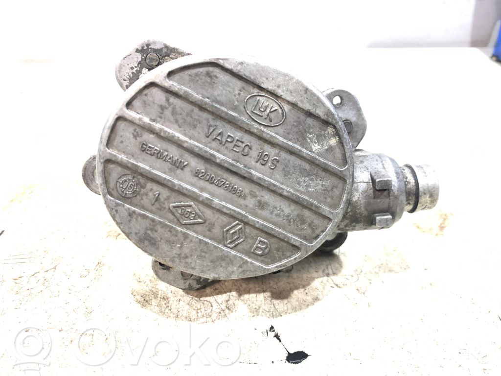 Vacuum pump   8200478188