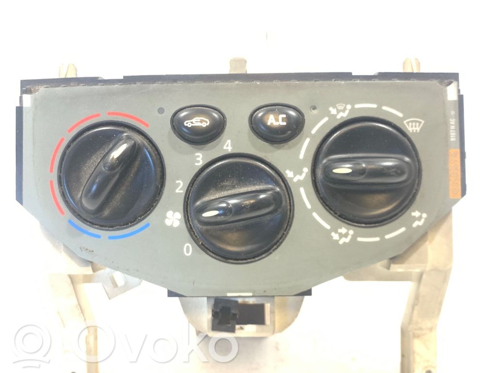 Opel Vivaro Climate control unit 
