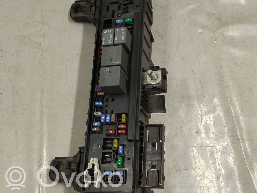 Tesla Model S Saugiklių dėžė (komplektas) 