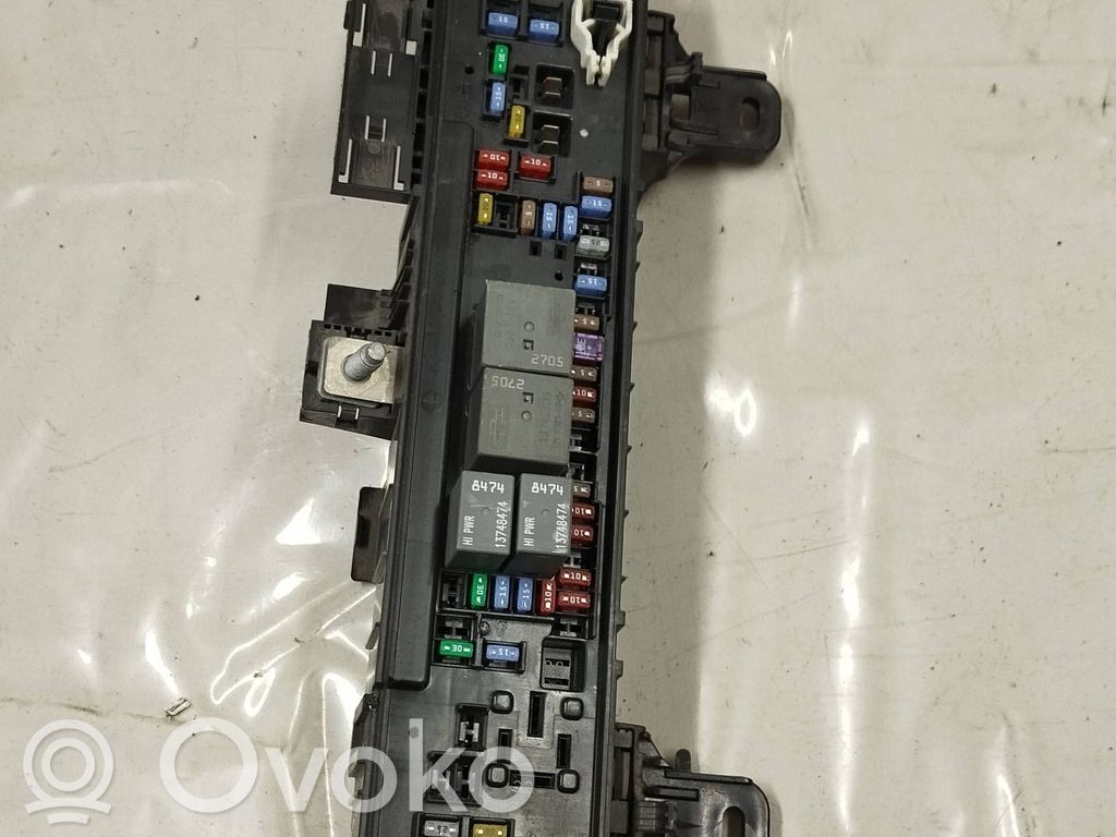 Tesla Model S Saugiklių dėžė (komplektas) 