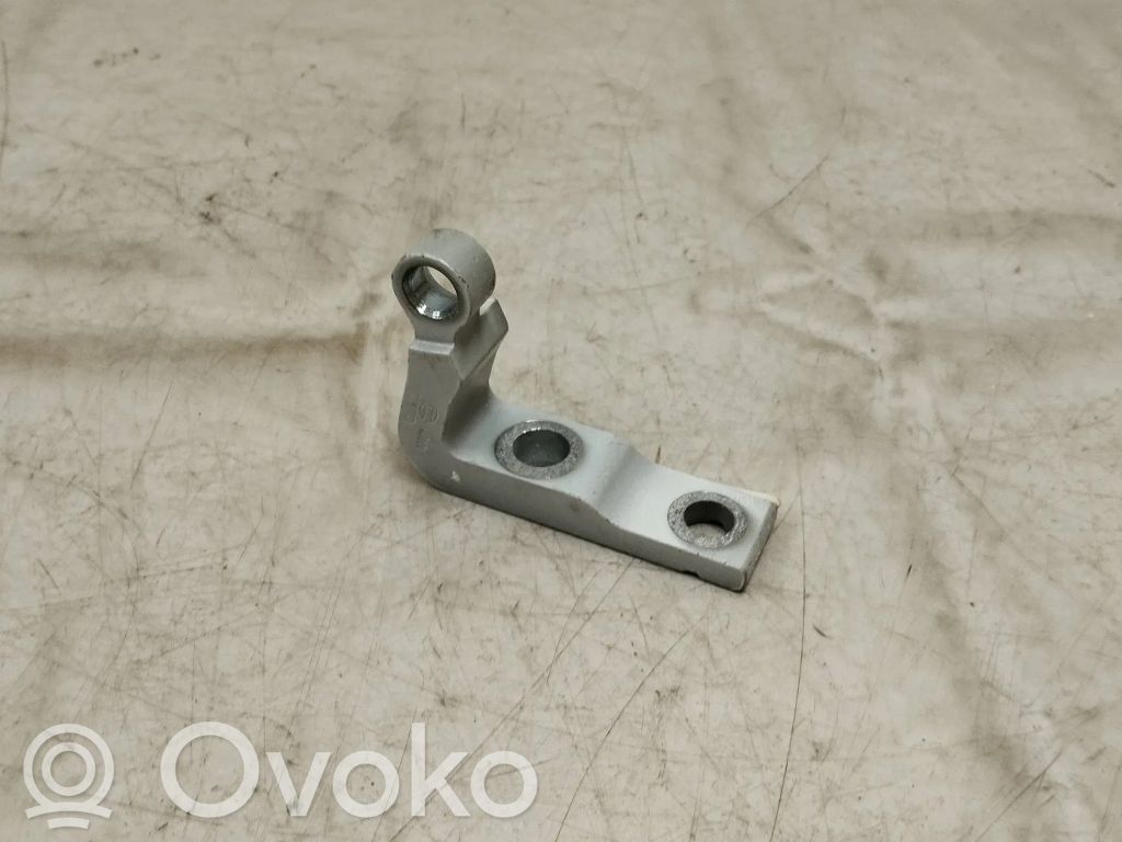 Front door upper hinge   31371553