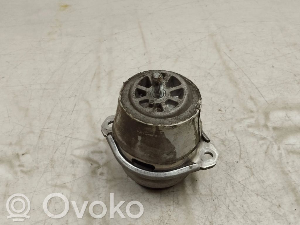 Porsche Cayenne (92A) Engine mount bracket 