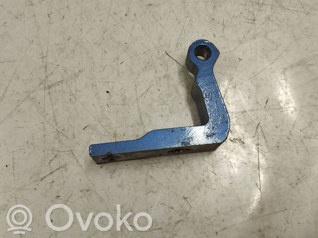 Volvo XC90 Front door lower hinge 