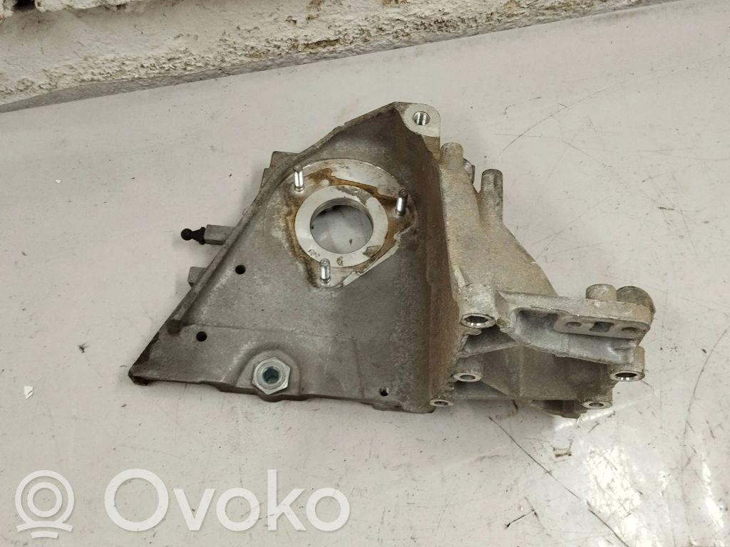Opel Astra J Fuel pump bracket 