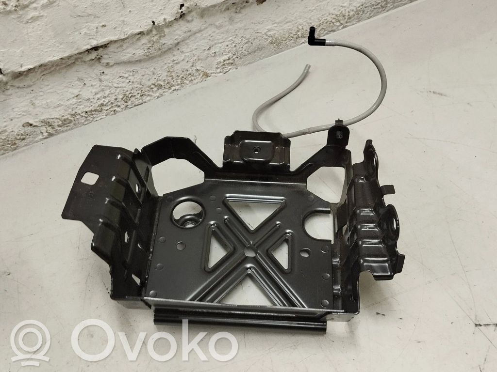 BMW i4 Battery bracket 