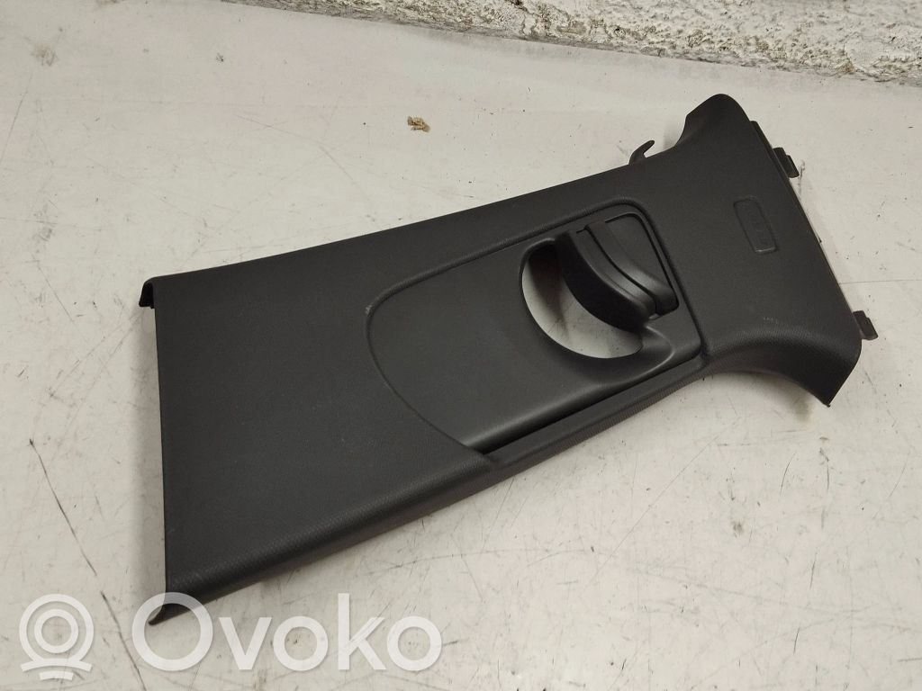 Audi A1 Pilar (B) (superior) 