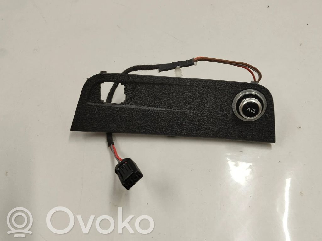 12 V Socket (rear)   81C863263A