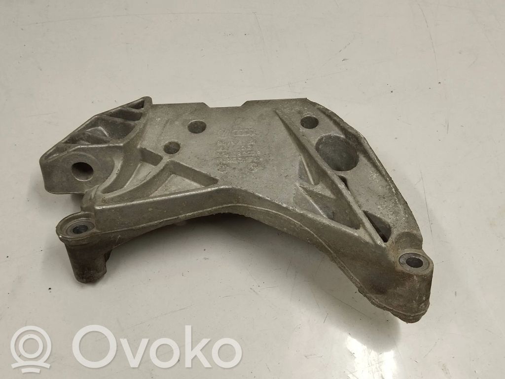 Seat Leon (5F) Engine mounting bracket 