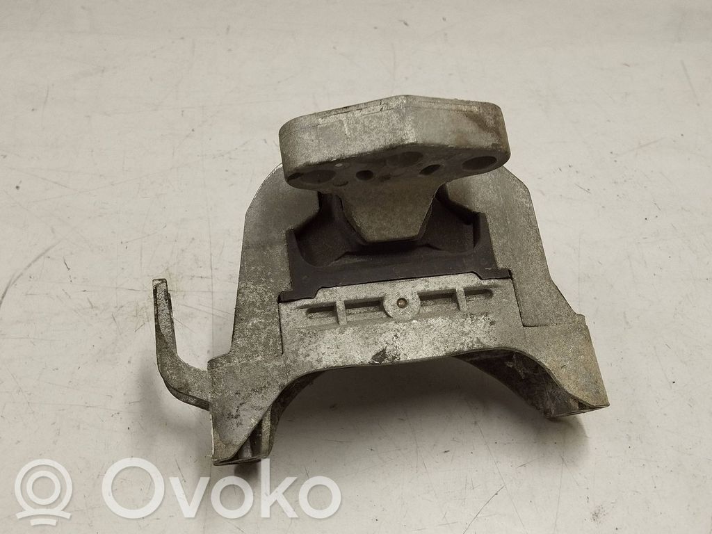 Opel Astra J Engine mount bracket 