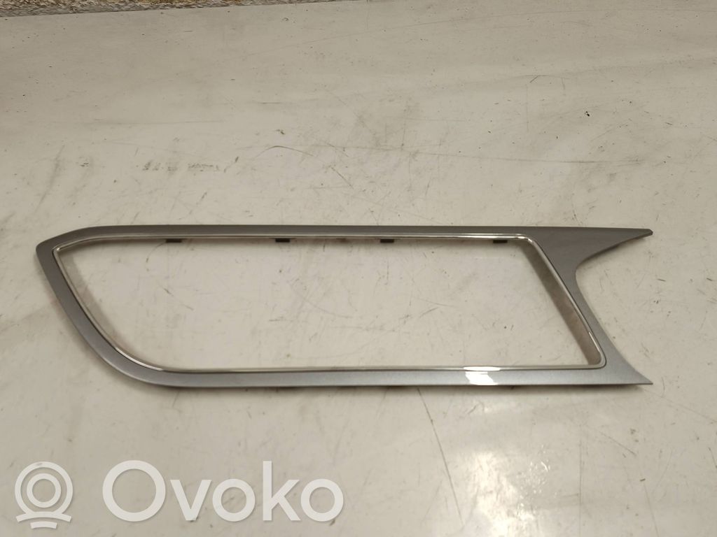 Seat Leon (5F) Radio/GPS head unit trim 