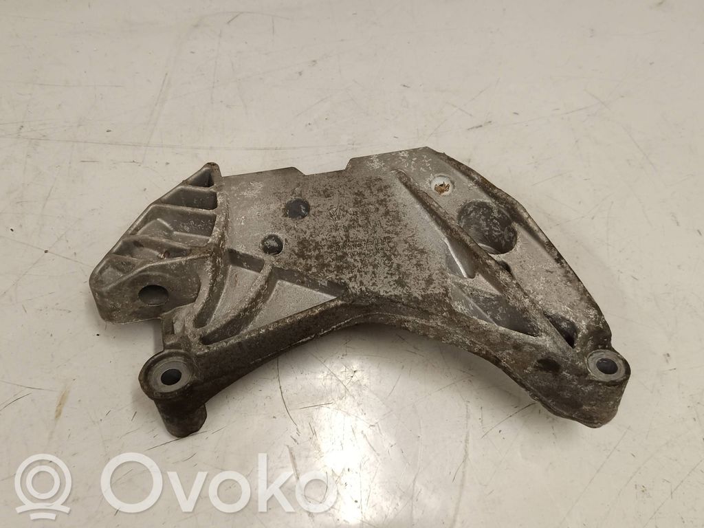 Seat Leon (5F) Engine mounting bracket 