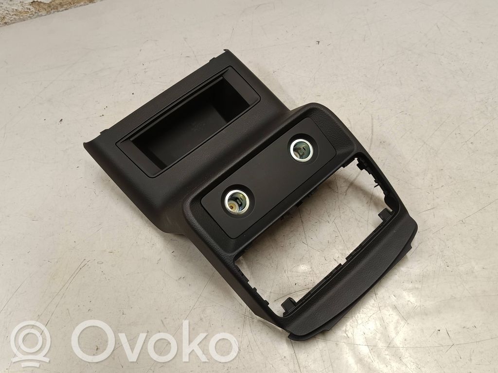 Audi Q8 Console centrale arrière, garniture d'allume-cigare/cendrier 