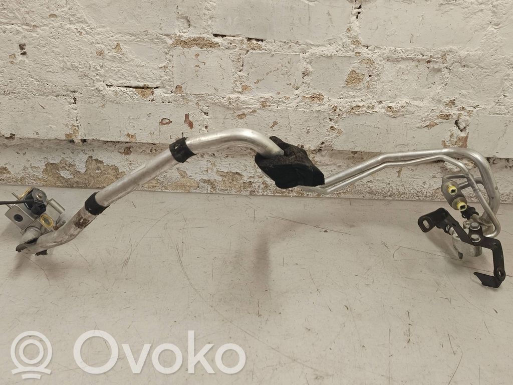 Volvo XC90 Ilmastointilaitteen putki (A/C) 