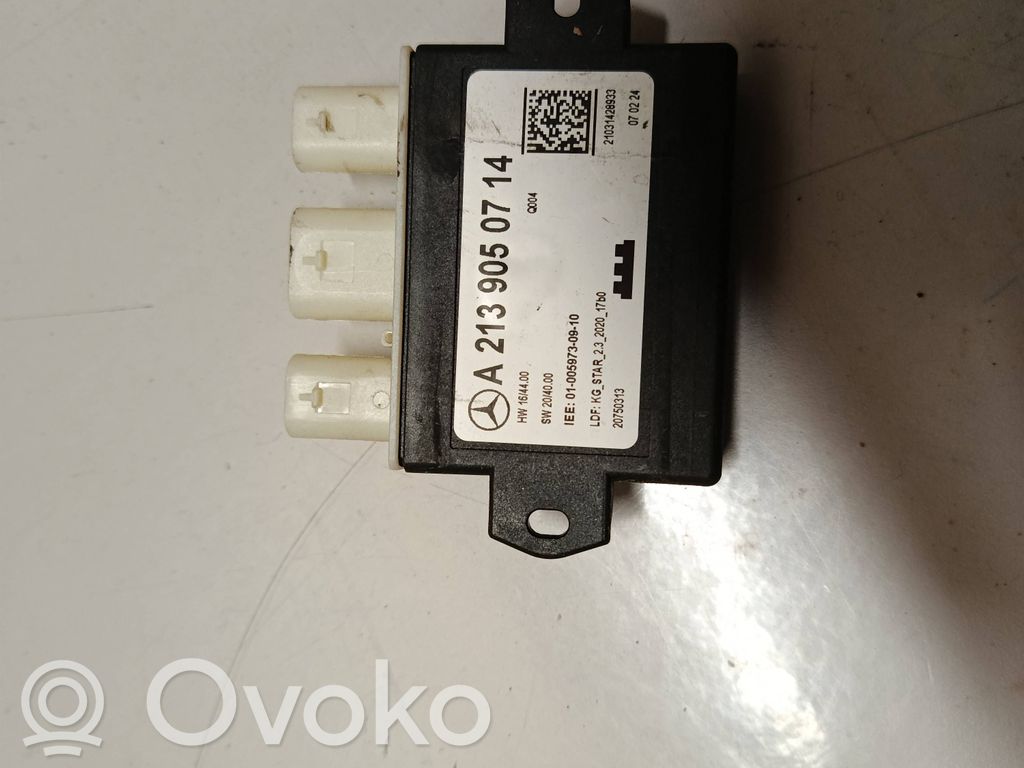 Jednostka sterująca otwieraniem pokrywy bagażnika   A2139050714