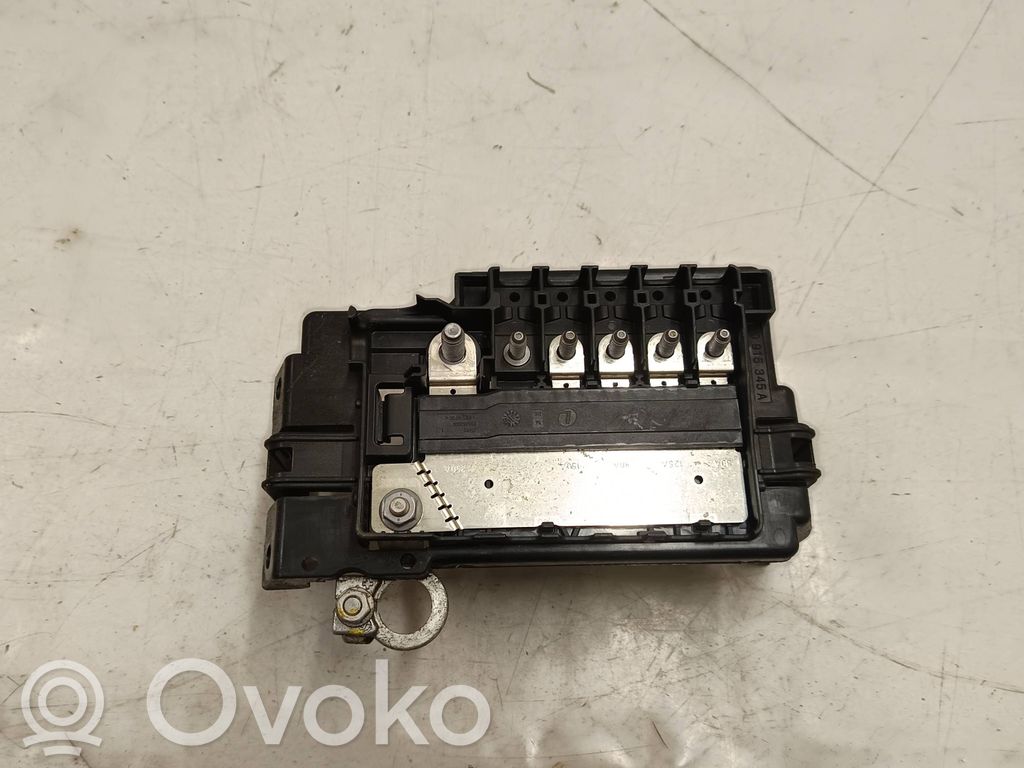 Skoda Kamiq Fusible del relé de la batería 