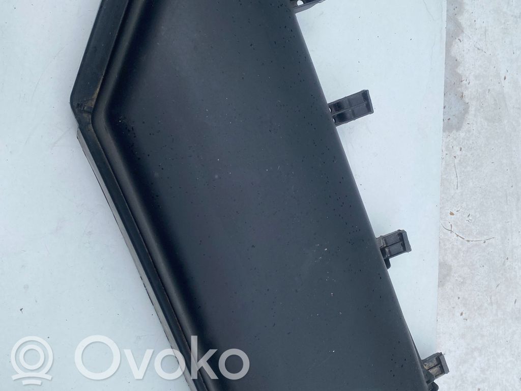 BMW 5 E60 E61 Oro mikrofiltro dangtelis 