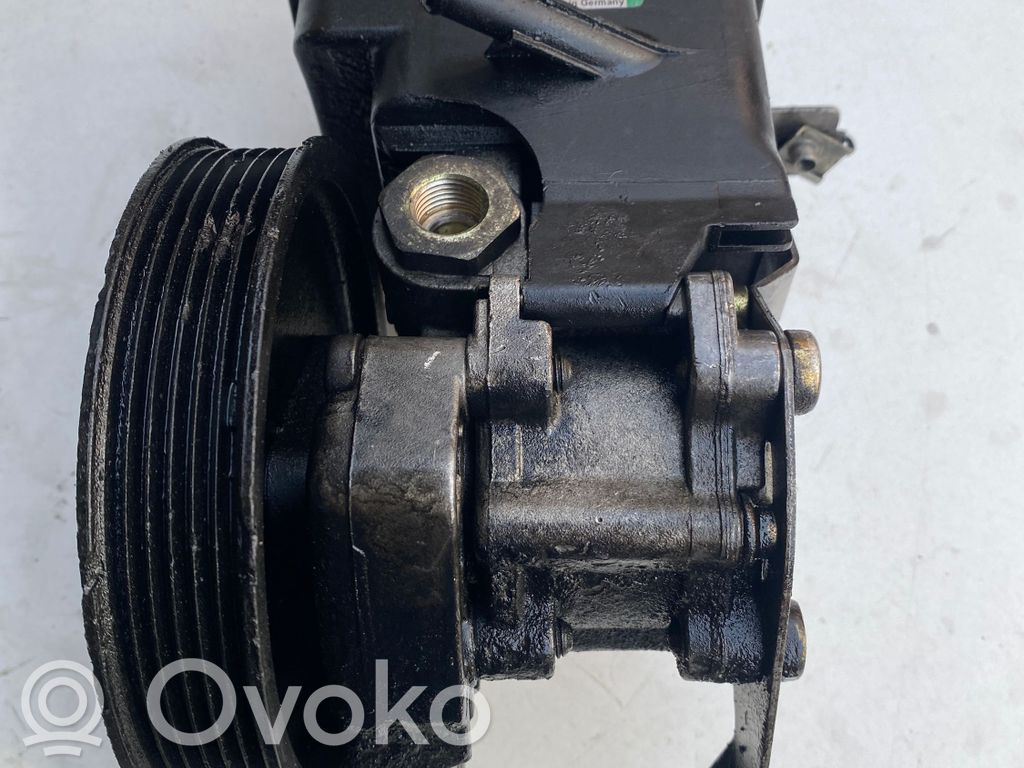 BMW 7 E65 E66 Ohjaustehostimen pumppu 
