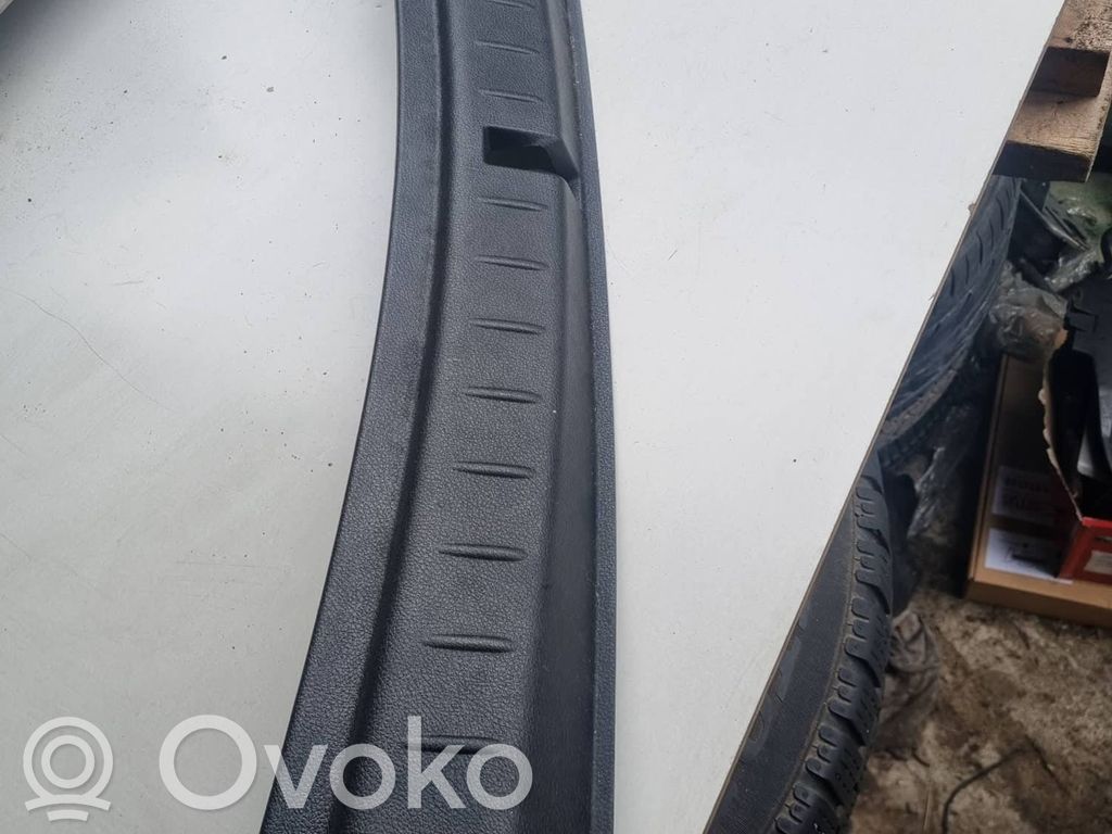 BMW 2 F46 Osłona pasa bagażnika 