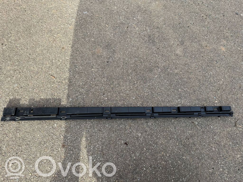 BMW 7 F01 F02 F03 F04 Ślizg listwy progowej 