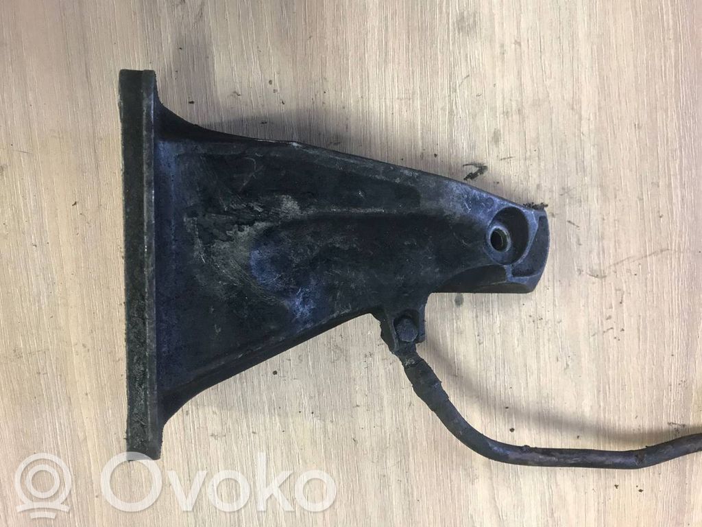 BMW 7 E65 E66 Engine mounting bracket 