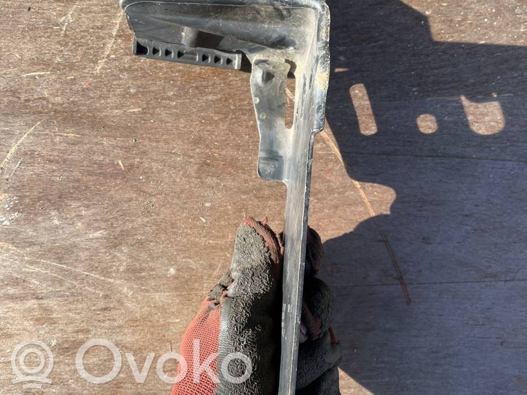 Front bumper mounting bracket   7117812,23781010,H260BD4Z