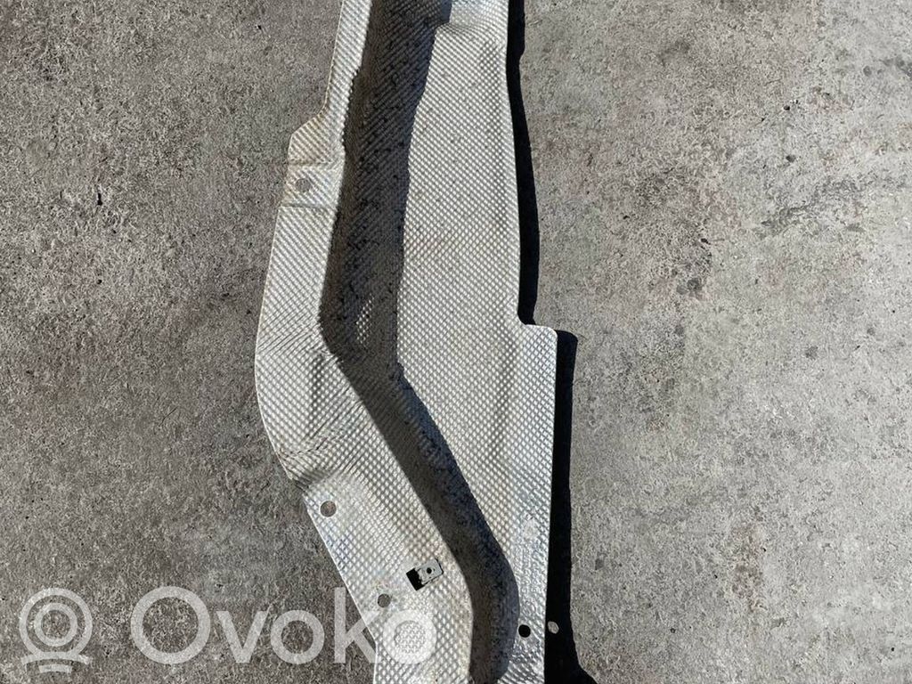BMW 1 E81 E87 Protección térmica del escape 