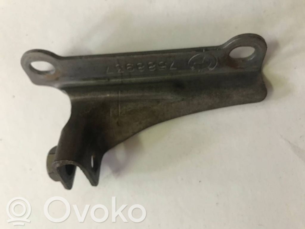 BMW 3 F30 F35 F31 Kita variklio skyriaus detalė 