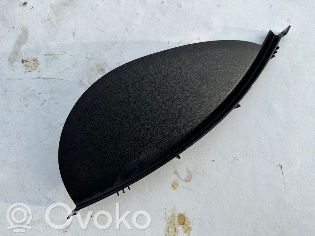 Panelės apdailos skydas (šoninis)   7077819