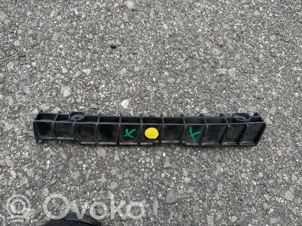 Audi A6 C7 Staffa di rinforzo montaggio del paraurti anteriore 