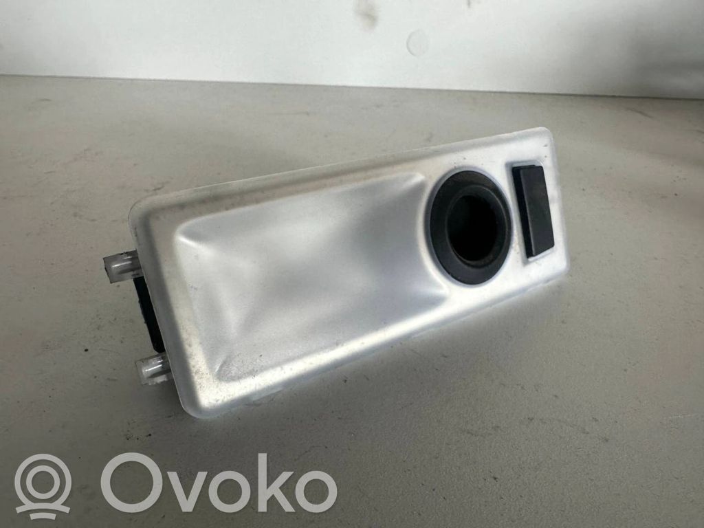 BMW 3 E90 E91 Takaistuimen valo 