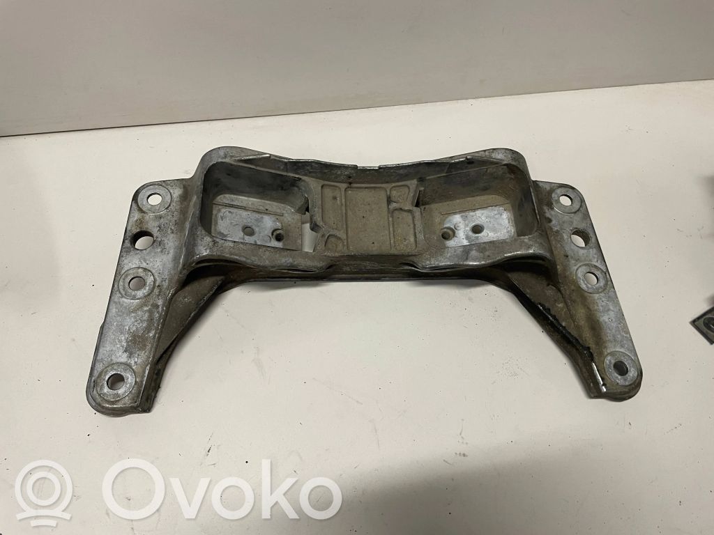 BMW 5 E60 E61 Gearbox mounting bracket 