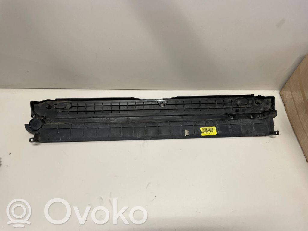 BMW 5 E60 E61 Radiatorių apdaila 