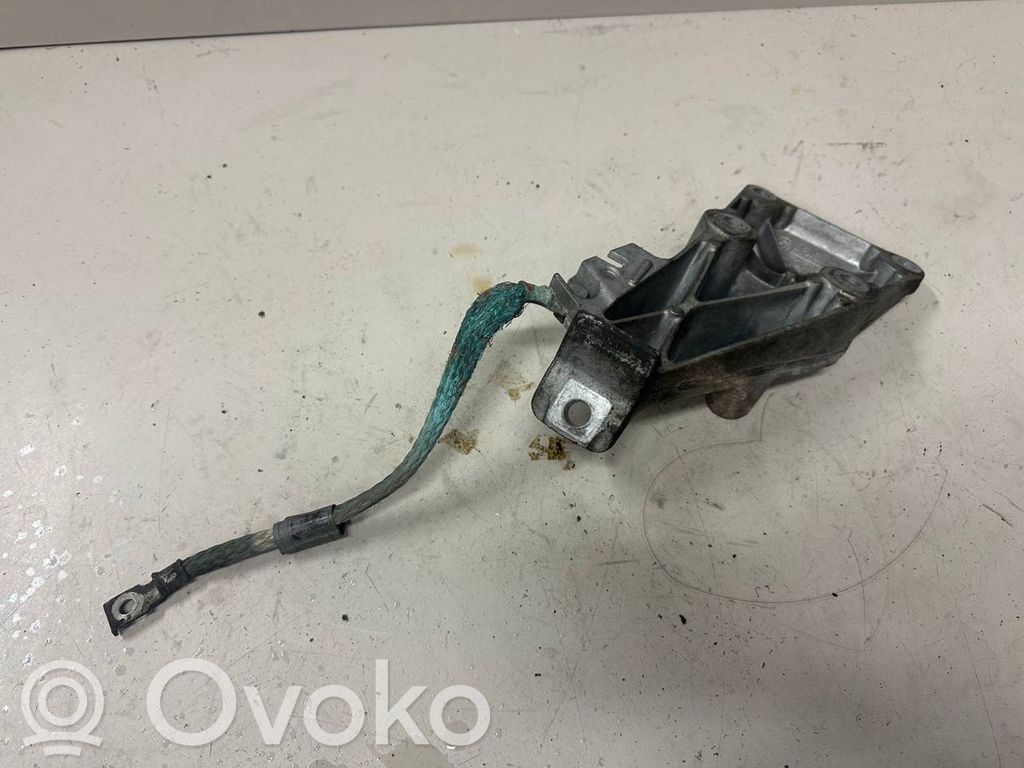 BMW 3 E90 E91 Engine mounting bracket 