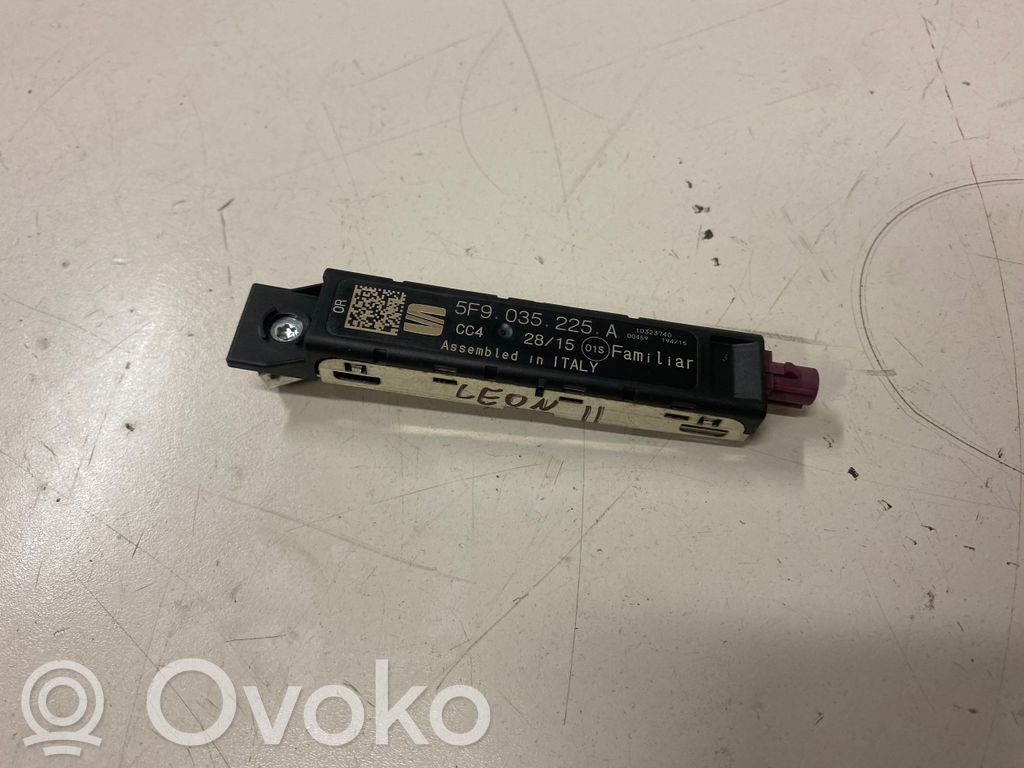 Seat Leon (5F) Antenos stiprintuvas 