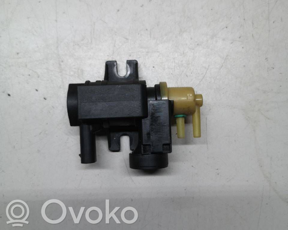 BMW 5 G30 G31 G38 Válvula de vacío (Usadas) 