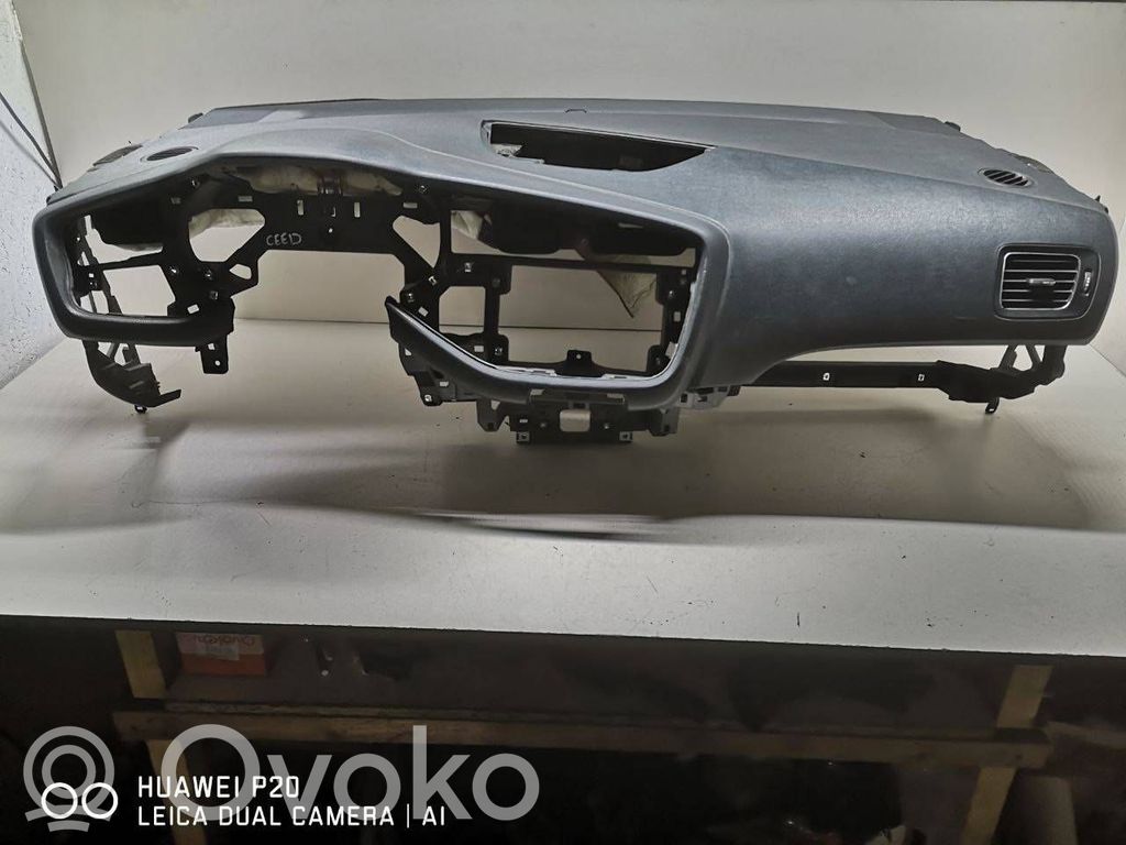 KIA Ceed Dashboard 