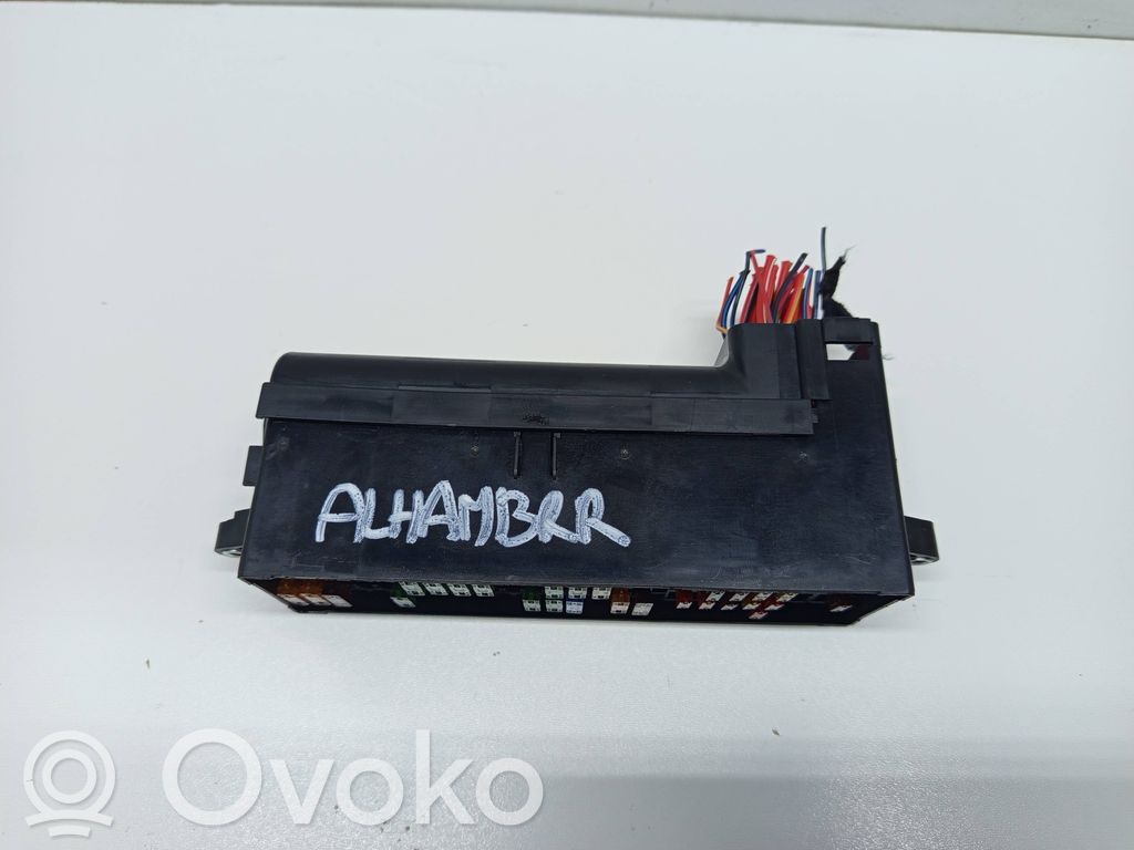 Seat Alhambra (Mk2) Fuse module 