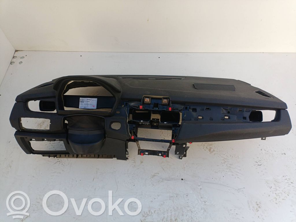 BMW 2 F45 Bord 