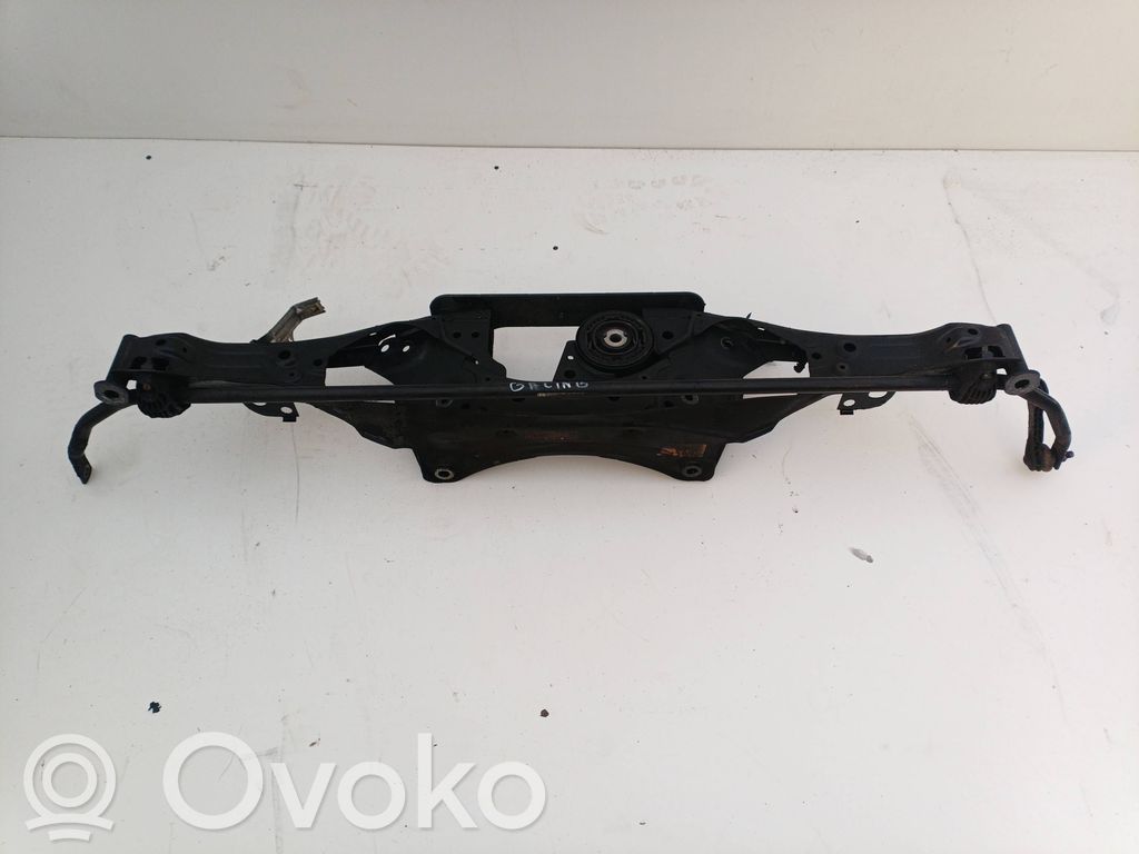 BMW 2 Active Tourer U06 Galinis traversas 