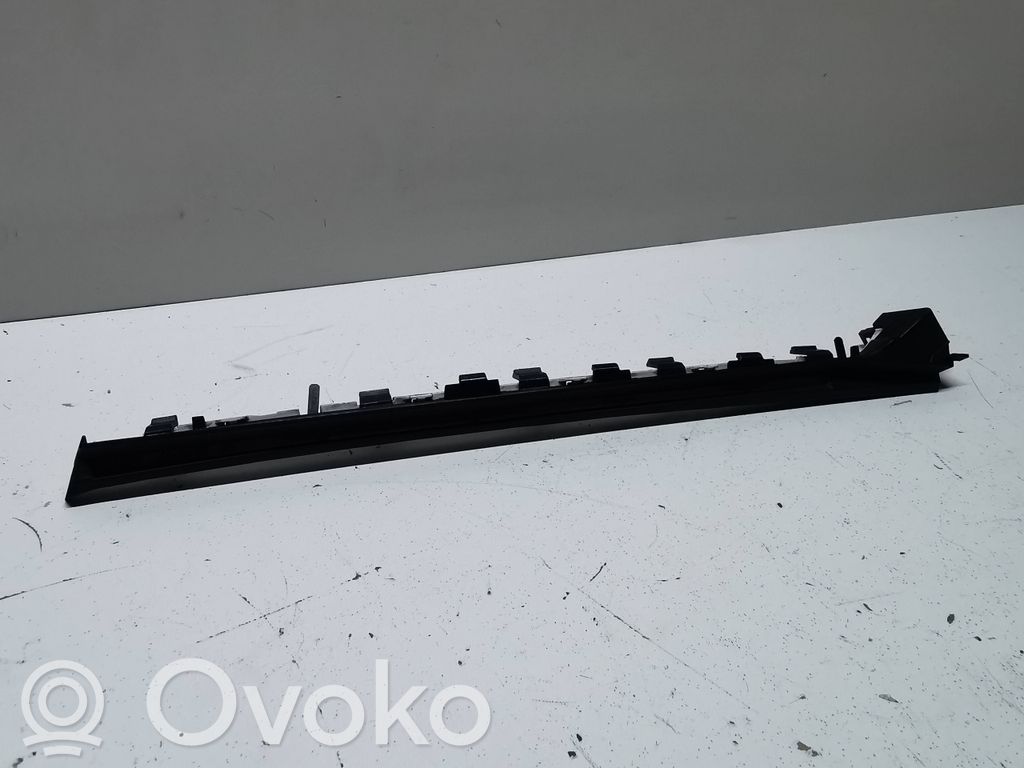 Panel trim   5A5D5D0,711334512,14032024