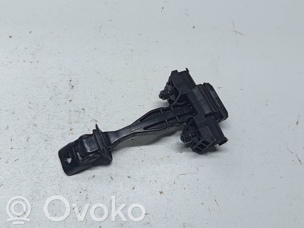 BMW 2 Active Tourer U06 Etuoven pidätin 