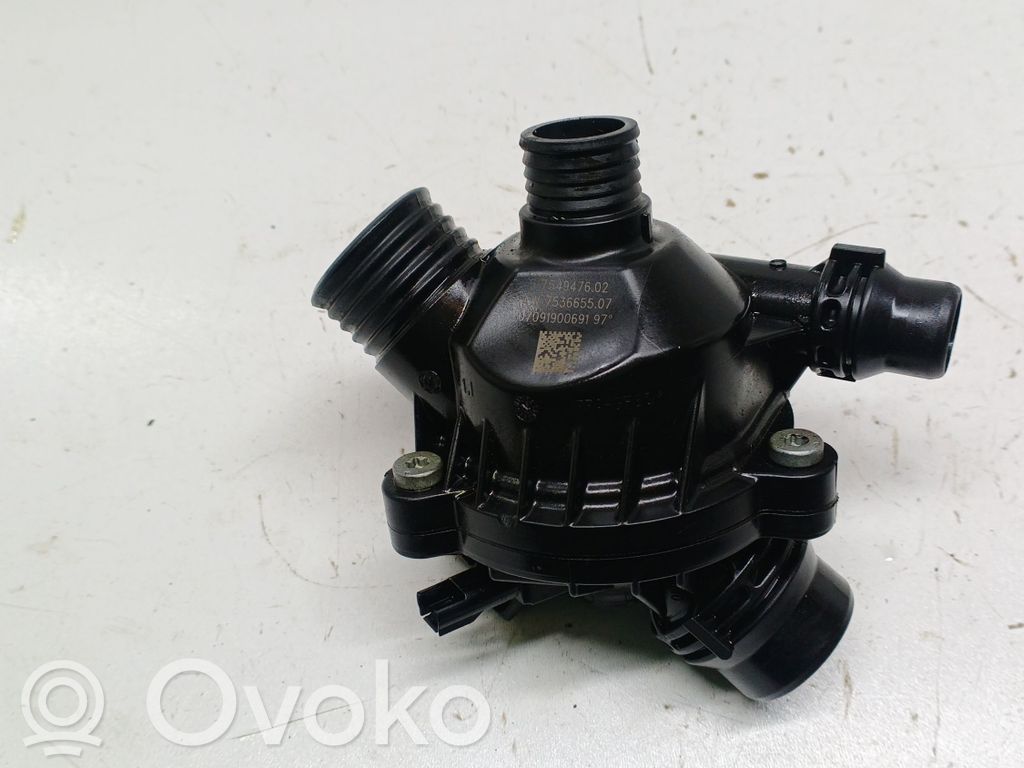 BMW 5 E60 E61 Carcasa del termostato 