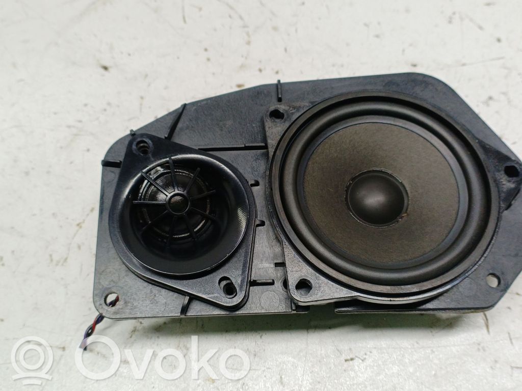 BMW 5 E60 E61 Altavoz subwoofer 